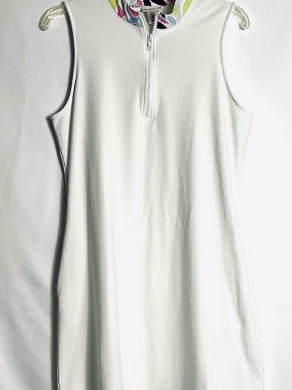 Tommy Bahama Golf White Dress with Multicolor Collar Size Large Sleeveless